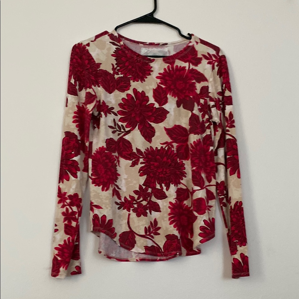 Cupio Red and Cream Fitted Blouse with Floral Design